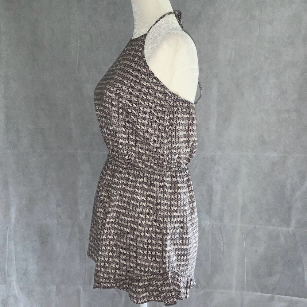 Bcbgeneration Mini Romper Open Back Sz Medium - image 2